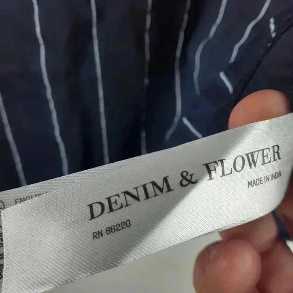 Denim and Flower Hoodie Size Large NWT - Picture 5 of 5